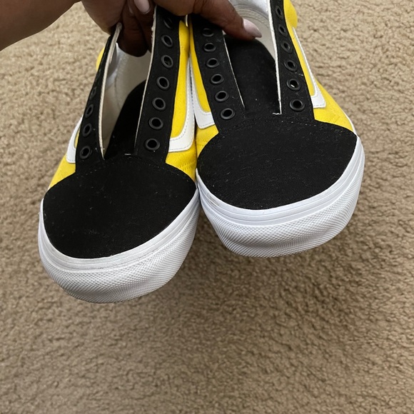 Custom Vans - Picture 7 of 8